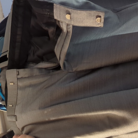 Suit - Picture 5 of 5